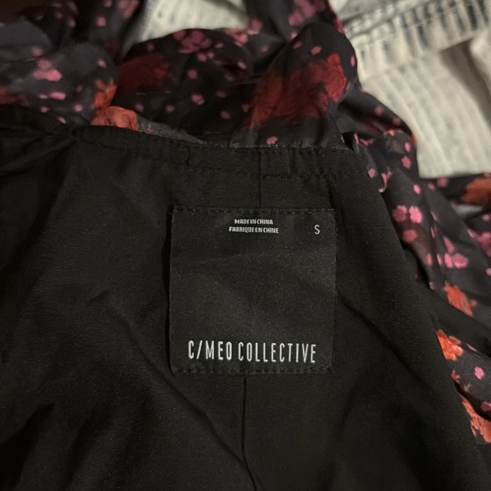 Significant Dress in Black Rose
C/MEO - Picture 5 of 6